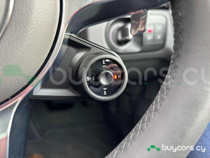 Porsche Cayenne White