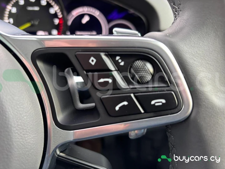 Porsche Cayenne White