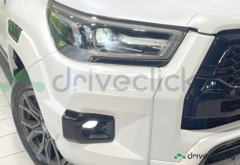 Toyota Hilux White