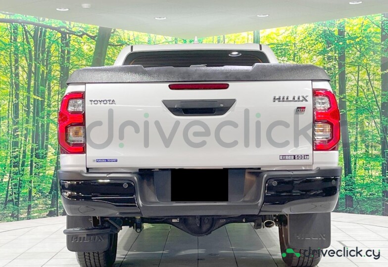 Toyota Hilux White
