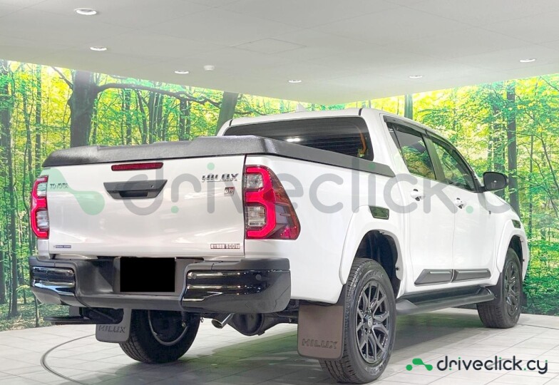 Toyota Hilux White