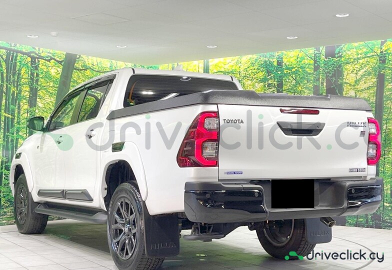 Toyota Hilux White