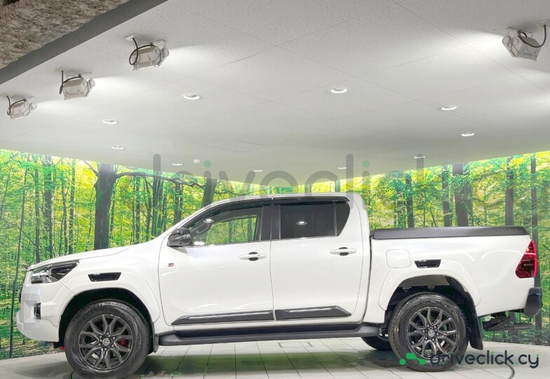 Toyota Hilux White