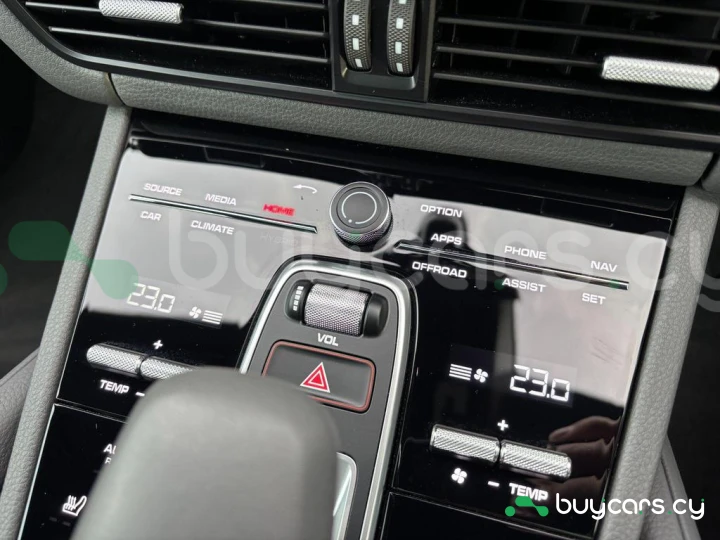 Porsche Cayenne White