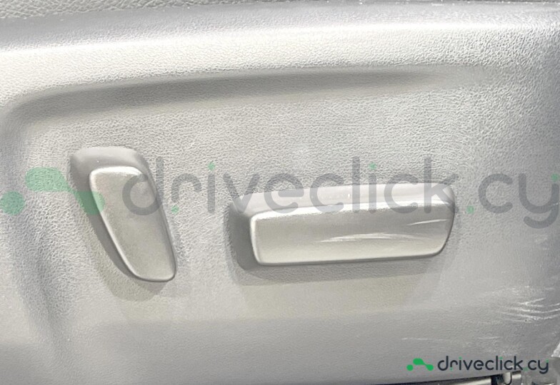 Toyota Hilux White