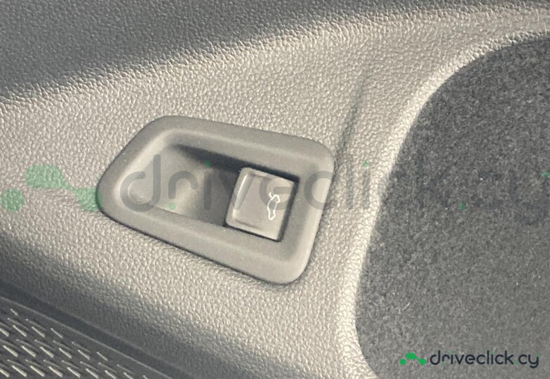 Volkswagen Golf White