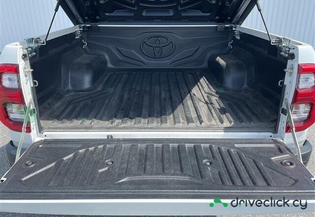 Toyota Hilux White