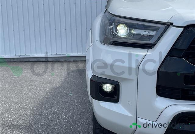 Toyota Hilux White