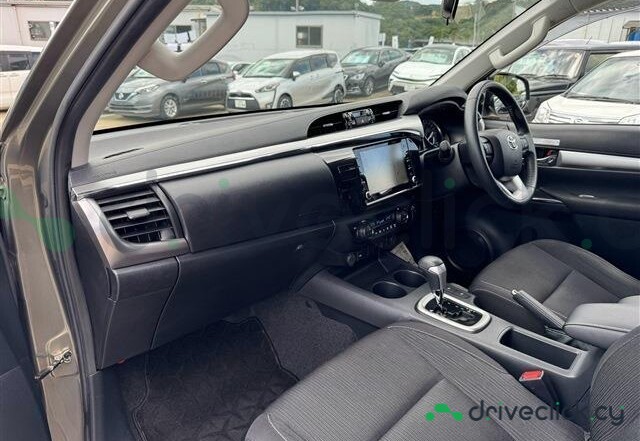 Toyota Hilux Beige