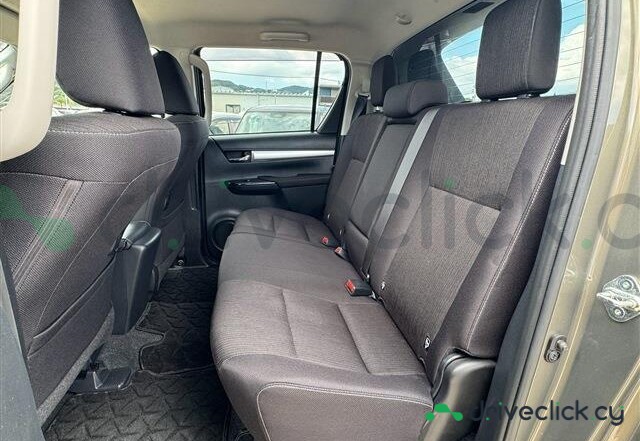 Toyota Hilux Beige