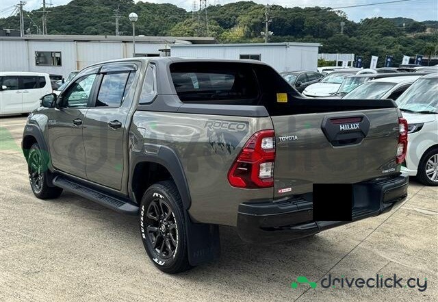Toyota Hilux Beige