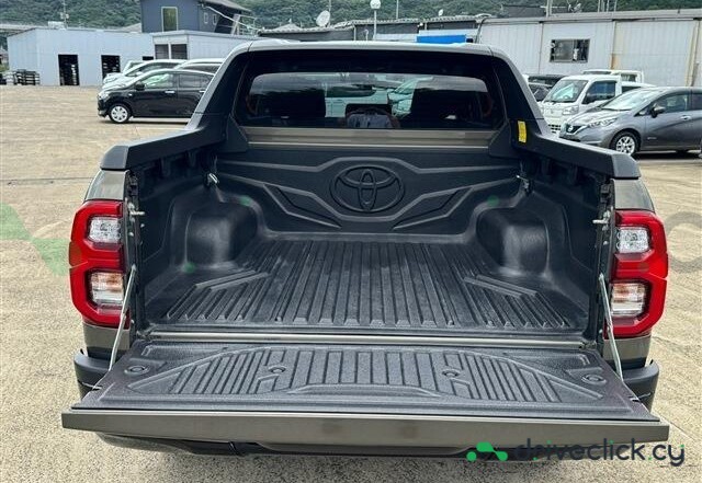 Toyota Hilux Beige