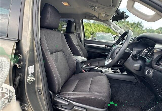 Toyota Hilux Beige