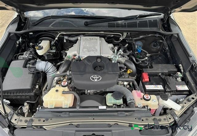 Toyota Hilux Beige