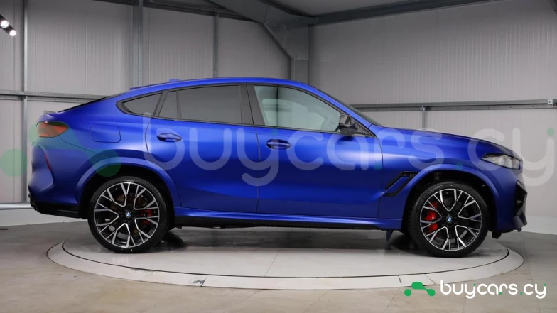 BMW X6 M Синий