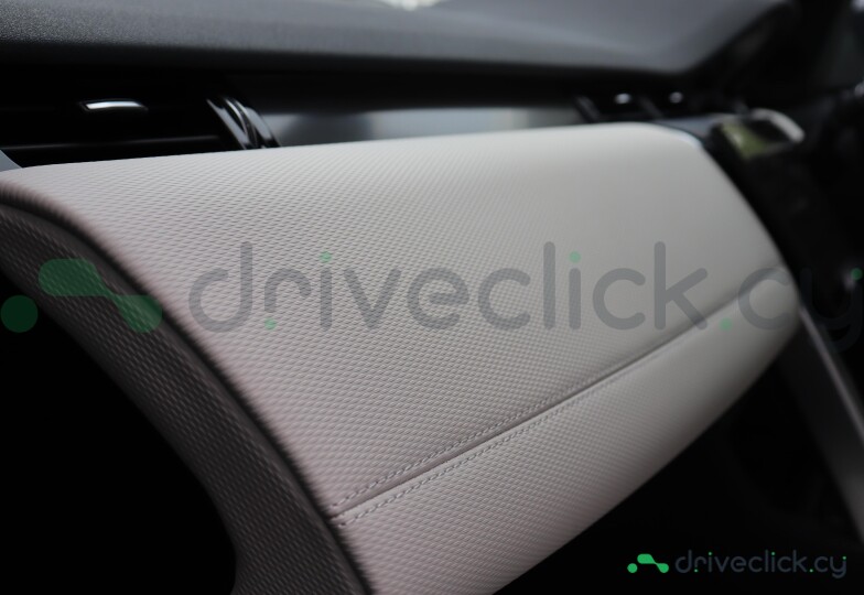 Land Rover Discovery Sport Черный