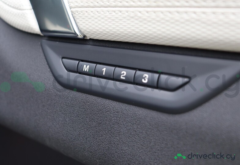Land Rover Discovery Sport Черный