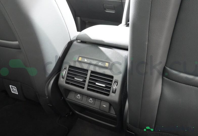 Land Rover Discovery Sport Белый