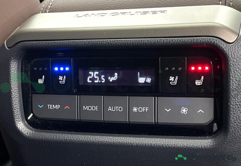 Toyota Land Cruiser 250 White