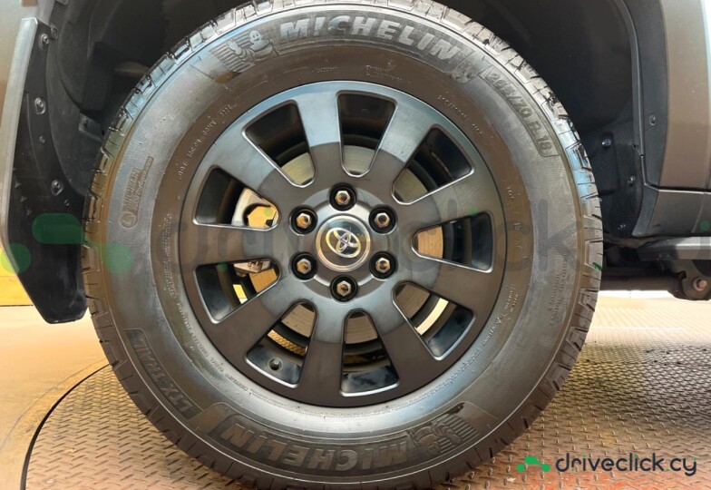 Toyota Land Cruiser 250 White