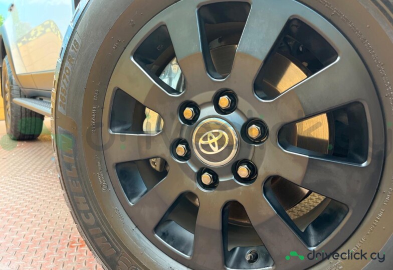 Toyota Land Cruiser 250 White