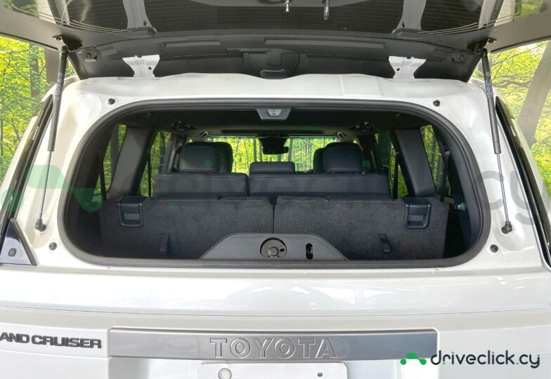 Toyota Land Cruiser 250 White