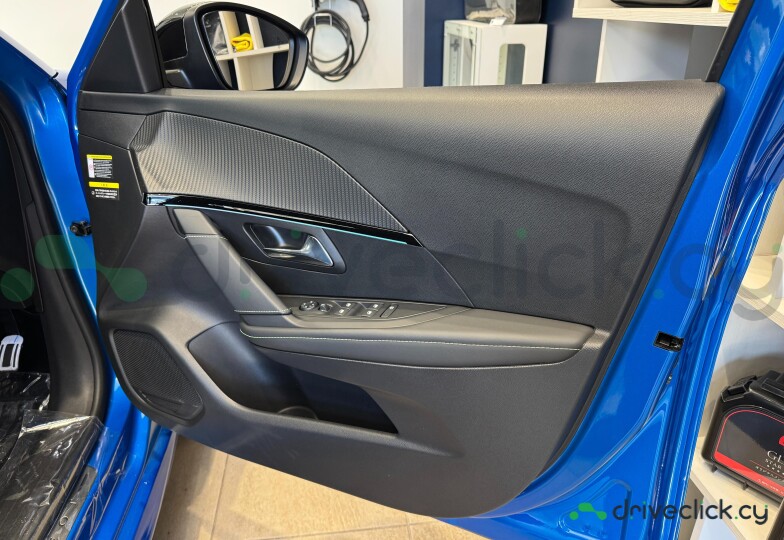 Peugeot 208 Blue