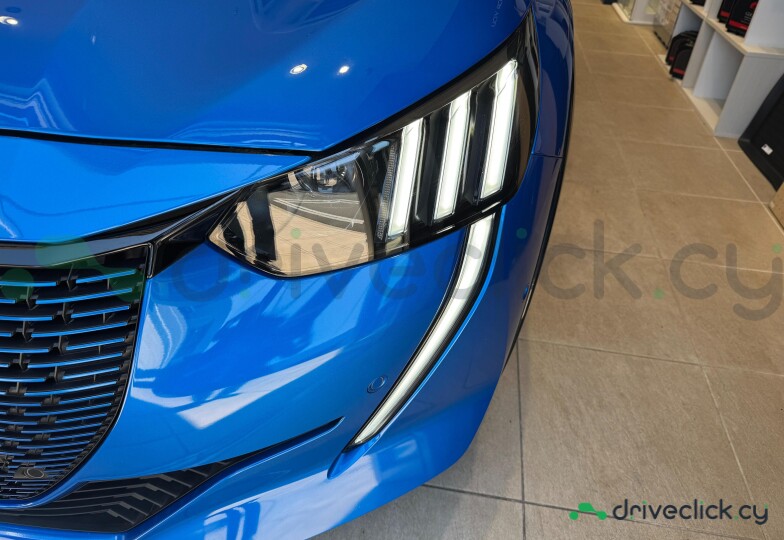 Peugeot 208 Blue