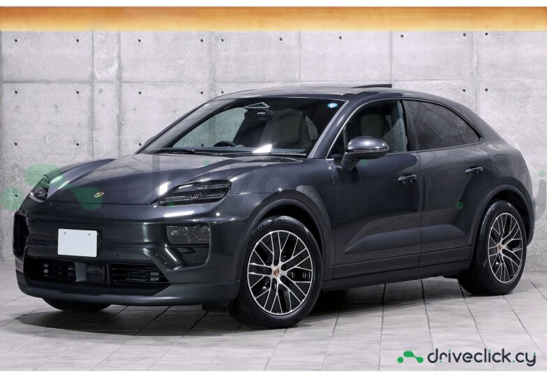 Porsche Macan Grey
