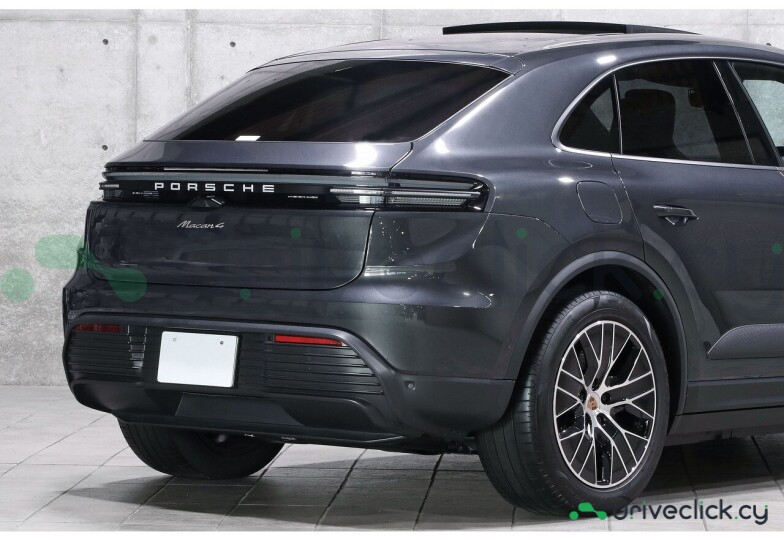 Porsche Macan Grey