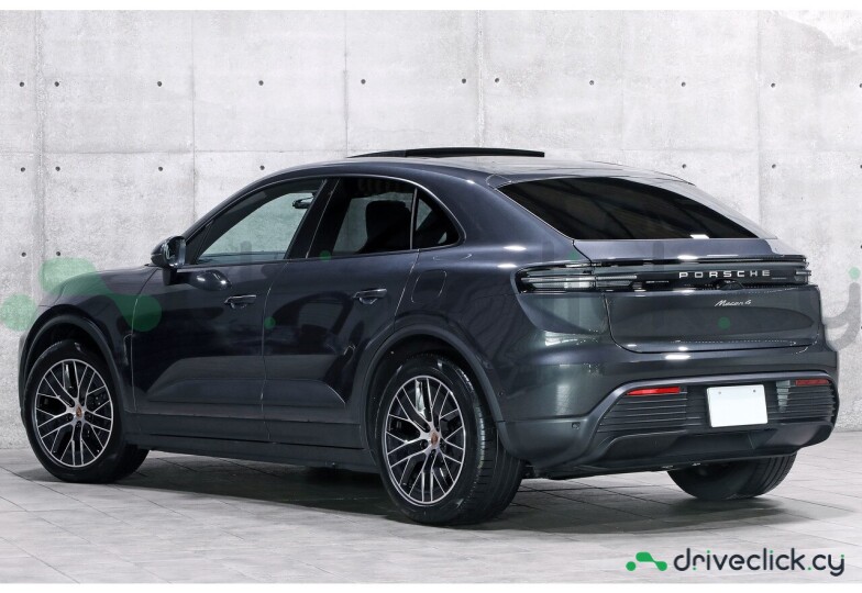 Porsche Macan Grey