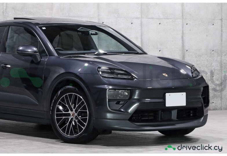 Porsche Macan Grey
