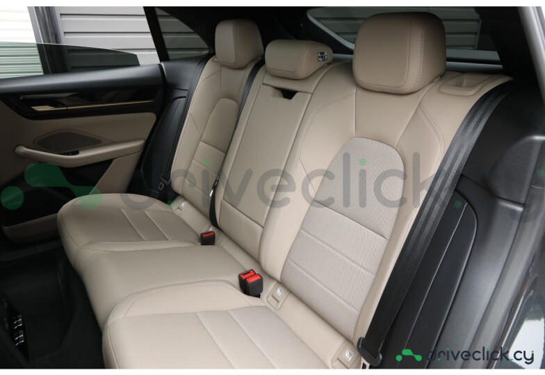 Porsche Macan Grey