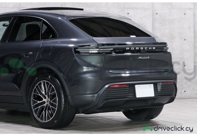 Porsche Macan Grey