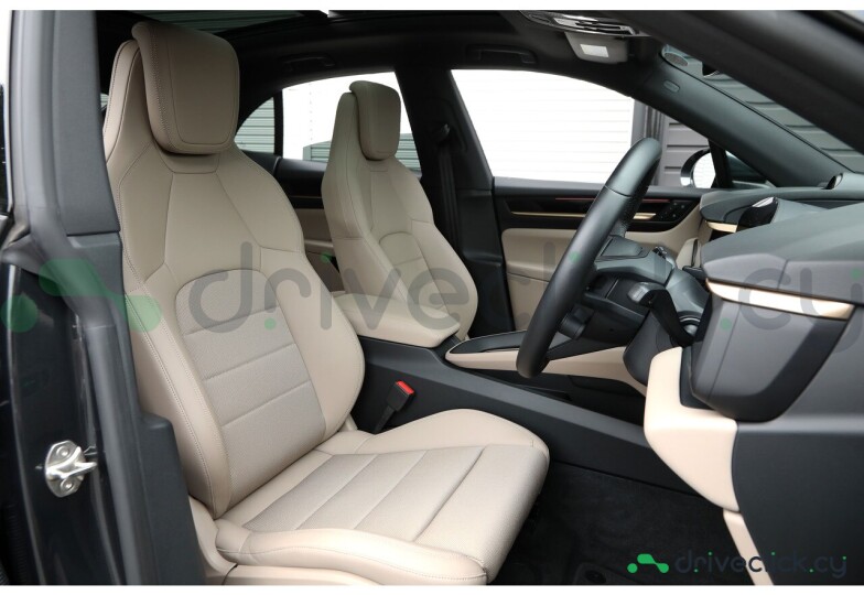 Porsche Macan Grey