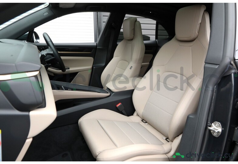Porsche Macan Grey