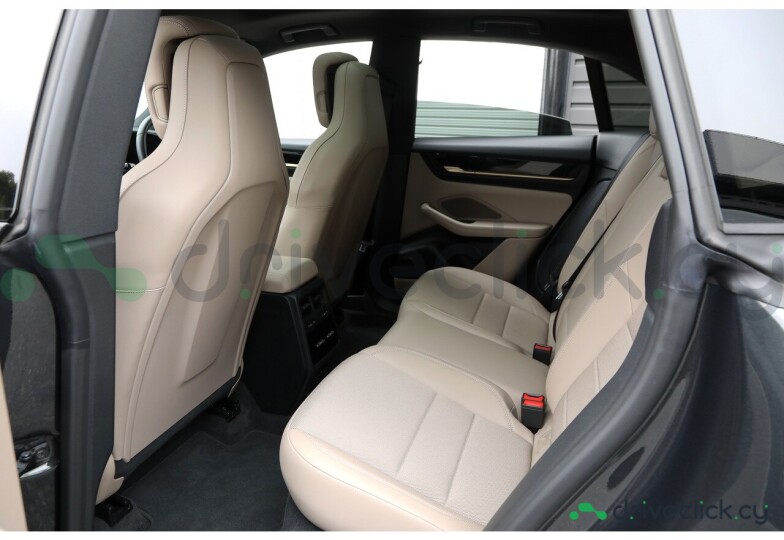 Porsche Macan Grey