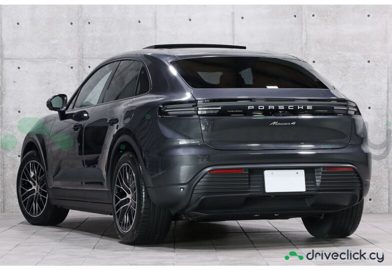 Porsche Macan Grey