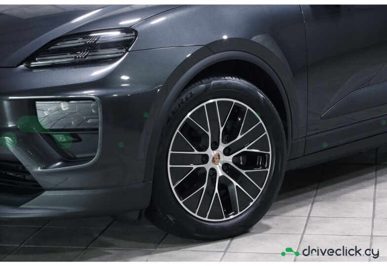 Porsche Macan Grey