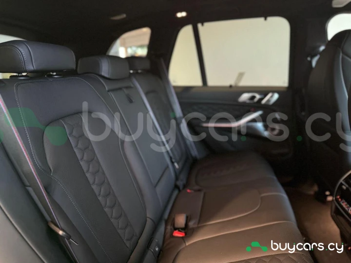 BMW X5 M Зеленый