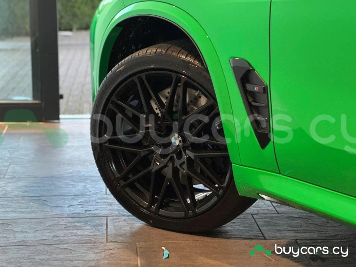 BMW X5 M Зеленый