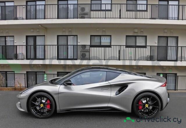 Lotus Emira Серый