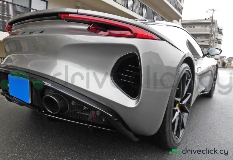 Lotus Emira Серый