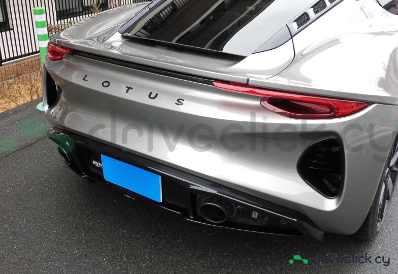 Lotus Emira Серый