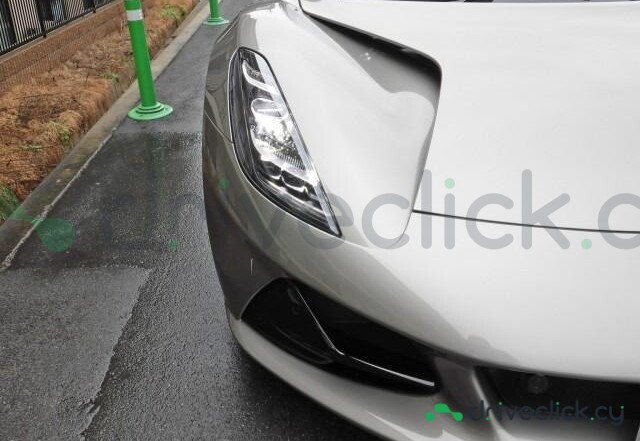Lotus Emira Серый