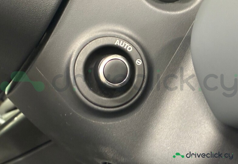 Land Rover Defender Зеленый