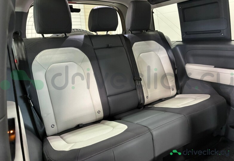 Land Rover Defender Зеленый