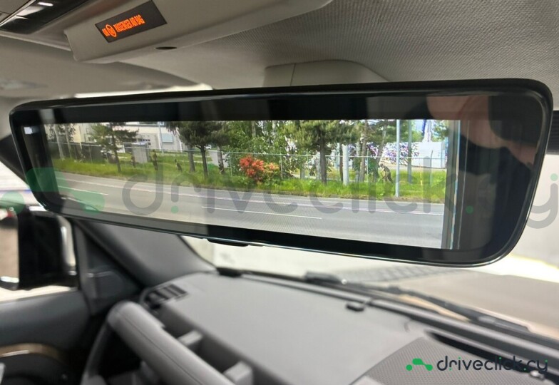 Land Rover Defender Зеленый
