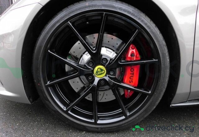Lotus Emira Серый