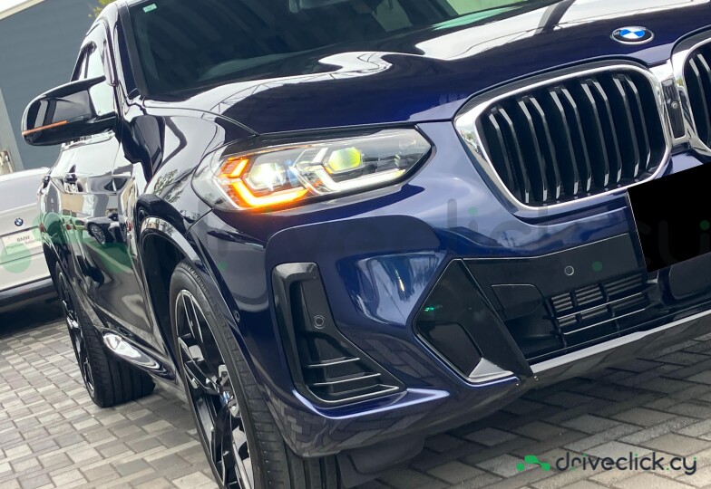 BMW X4 Blue